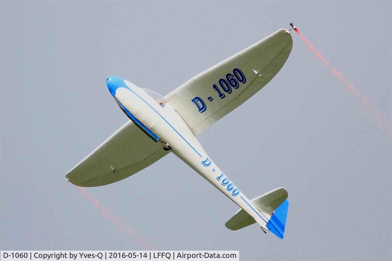 D-1060, 1984 Vogt Lo-100 Zwergreiher C/N AB-34, Voght LO-100 Zwergreiher, On display, La Ferté-Alais airfield (LFFQ) Air show 2016