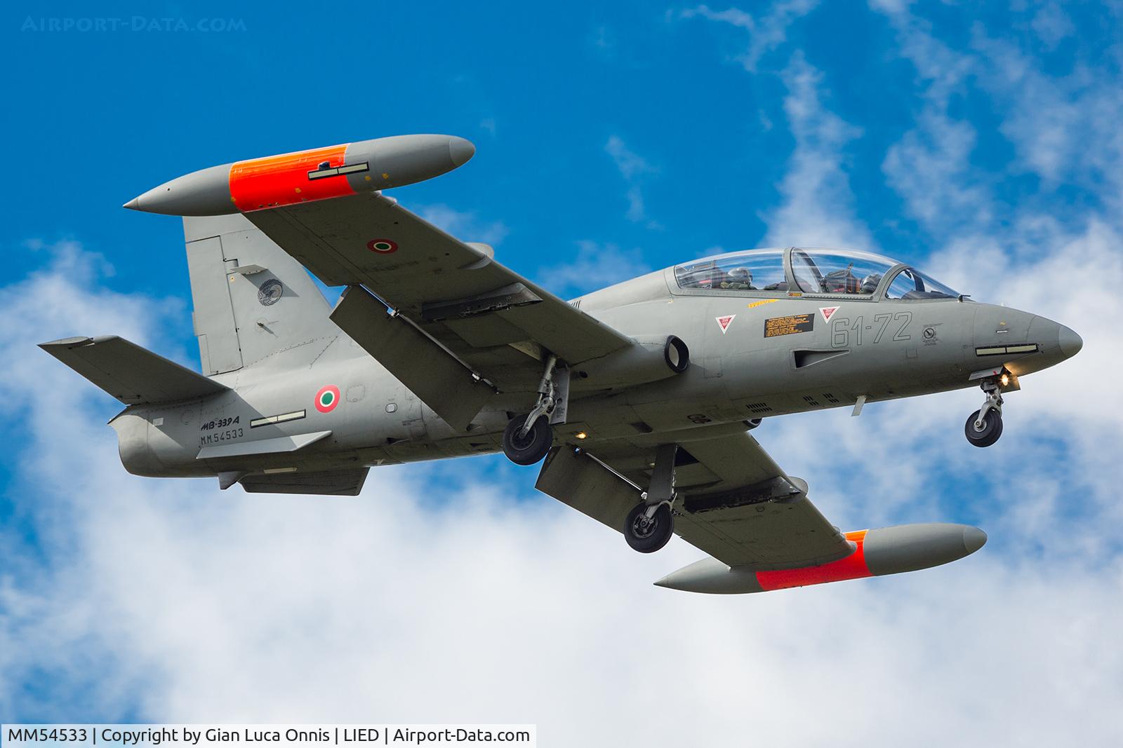 MM54533, Aermacchi MB-339A MLU C/N 6740/135/AA067, Landing