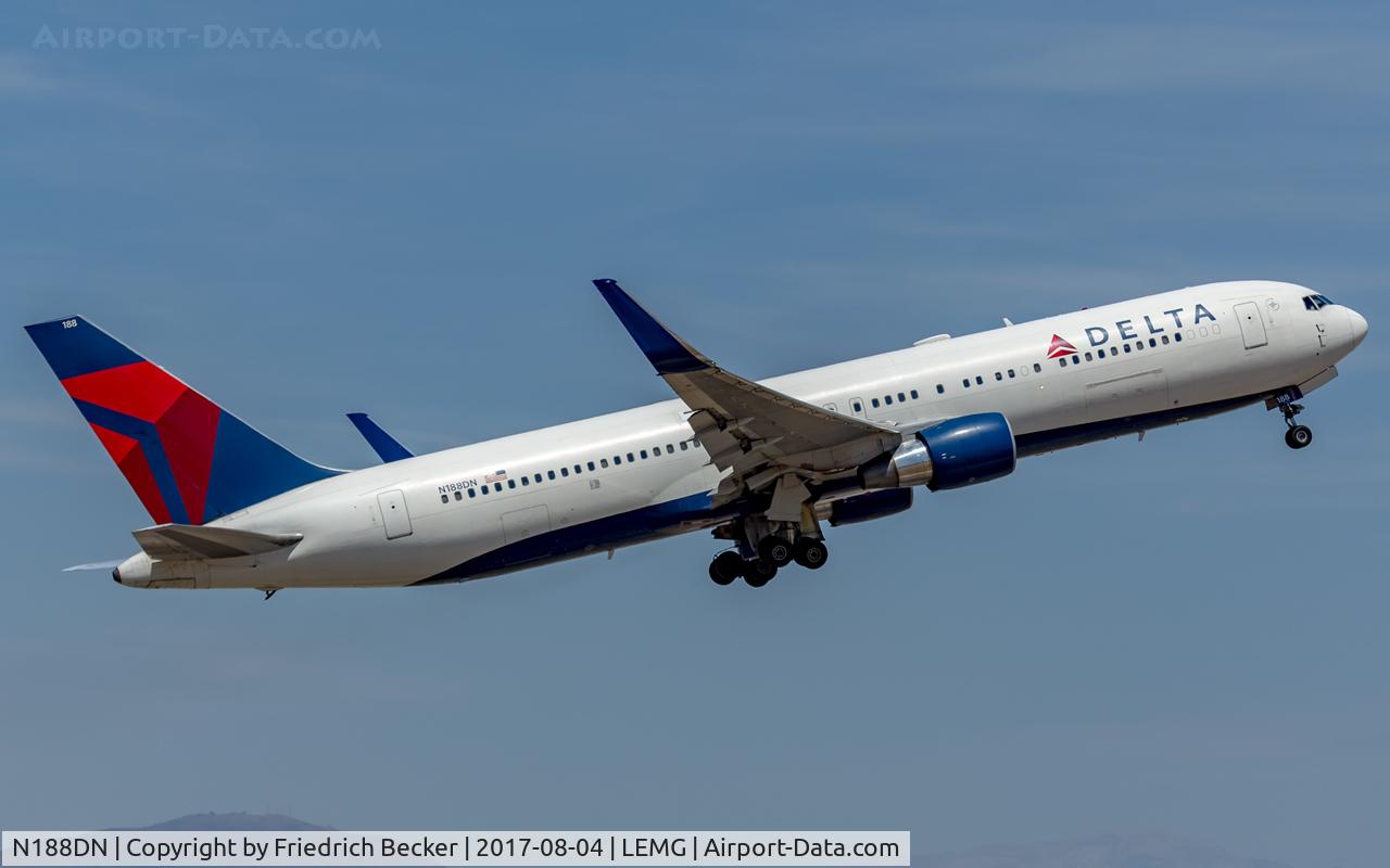 N188DN, 1996 Boeing 767-332 C/N 27583, departure from Malaga