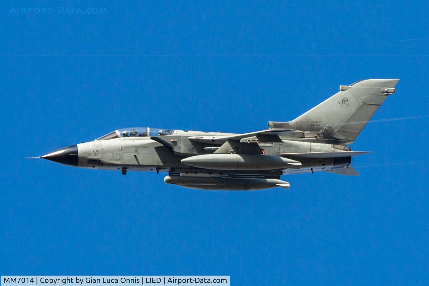 MM7014, Panavia Tornado IDS C/N 170/IS013/5019, LOW APPROACH