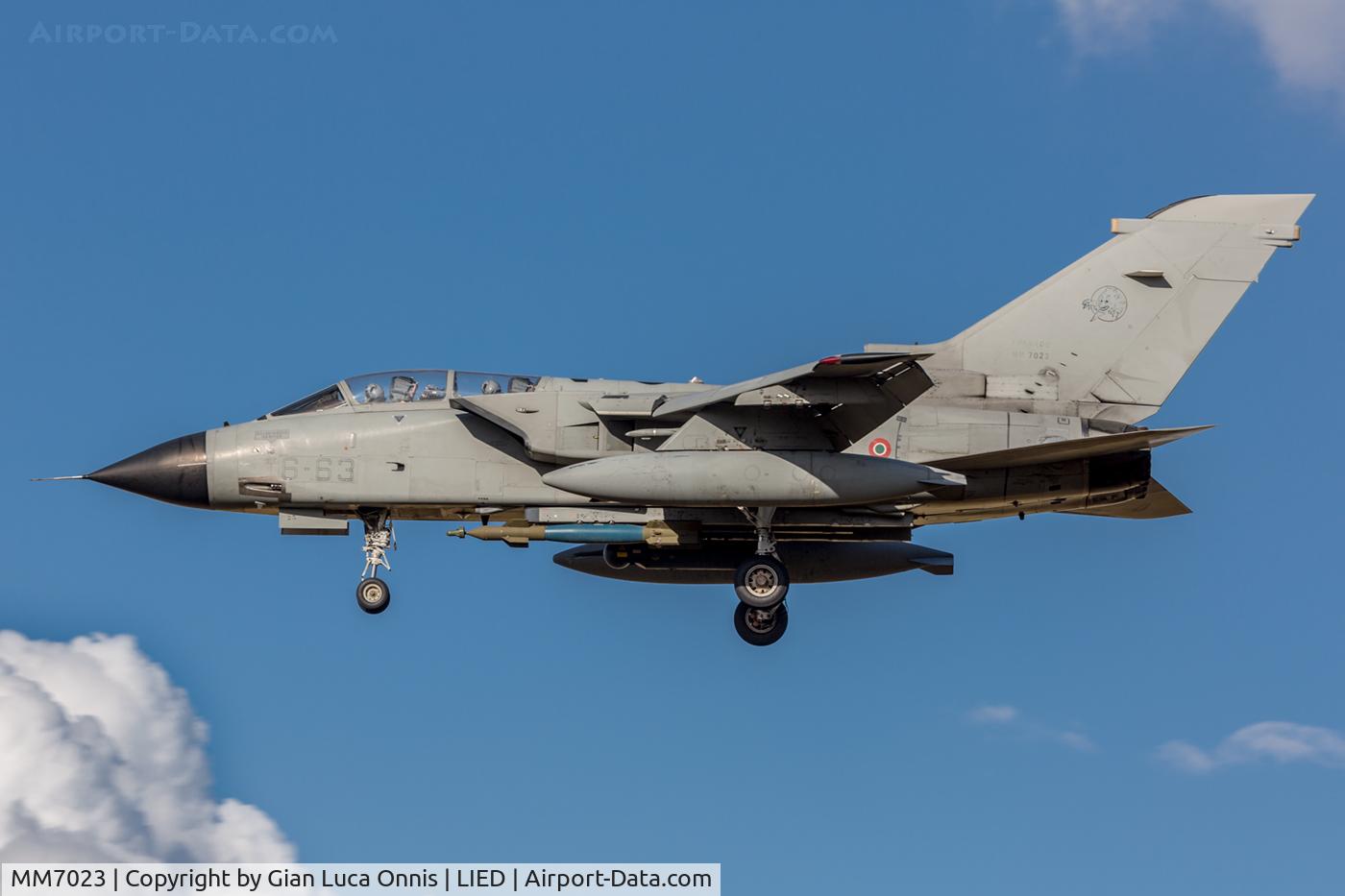 MM7023, Panavia Tornado IDS C/N 250/IS022/5032, LANDING 35L