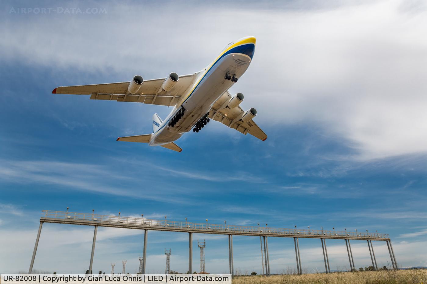 UR-82008, 1986 Antonov An-124-100M Ruslan C/N 19530501006, LANDING 17L