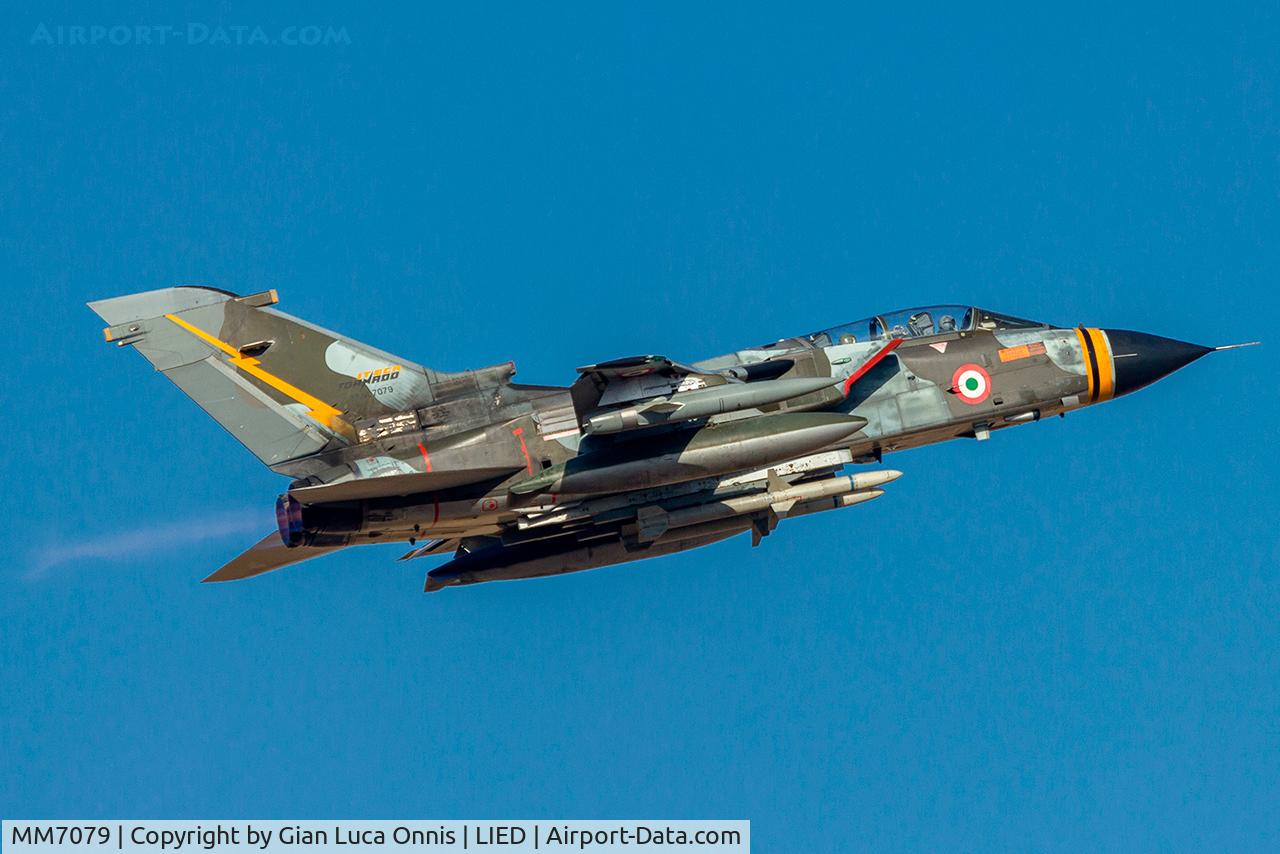 MM7079, 1992 Panavia Tornado ECR C/N 597/ECR../5090, TAKEOFF