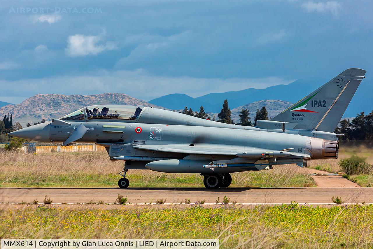 MMX614, Eurofighter EF-2000 Typhoon T C/N IPA2/PT002, TAXI WAY