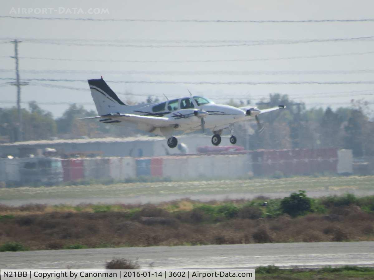 N21BB, 1974 Beech 95-B55 (T42A) Baron C/N TC-1690, Landing