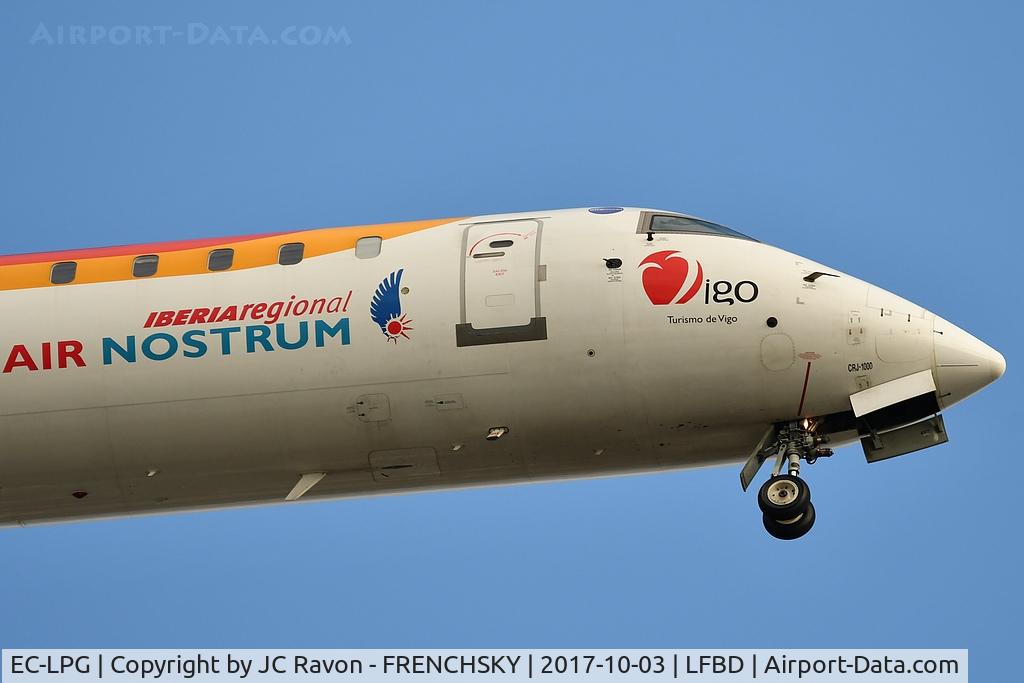 EC-LPG, 2011 Bombardier CRJ-1000ER NG (CL-600-2E25) C/N 19021, Air Nostrum>IBERIA Regional IB8550 from Madrid Barajas landing runway 23