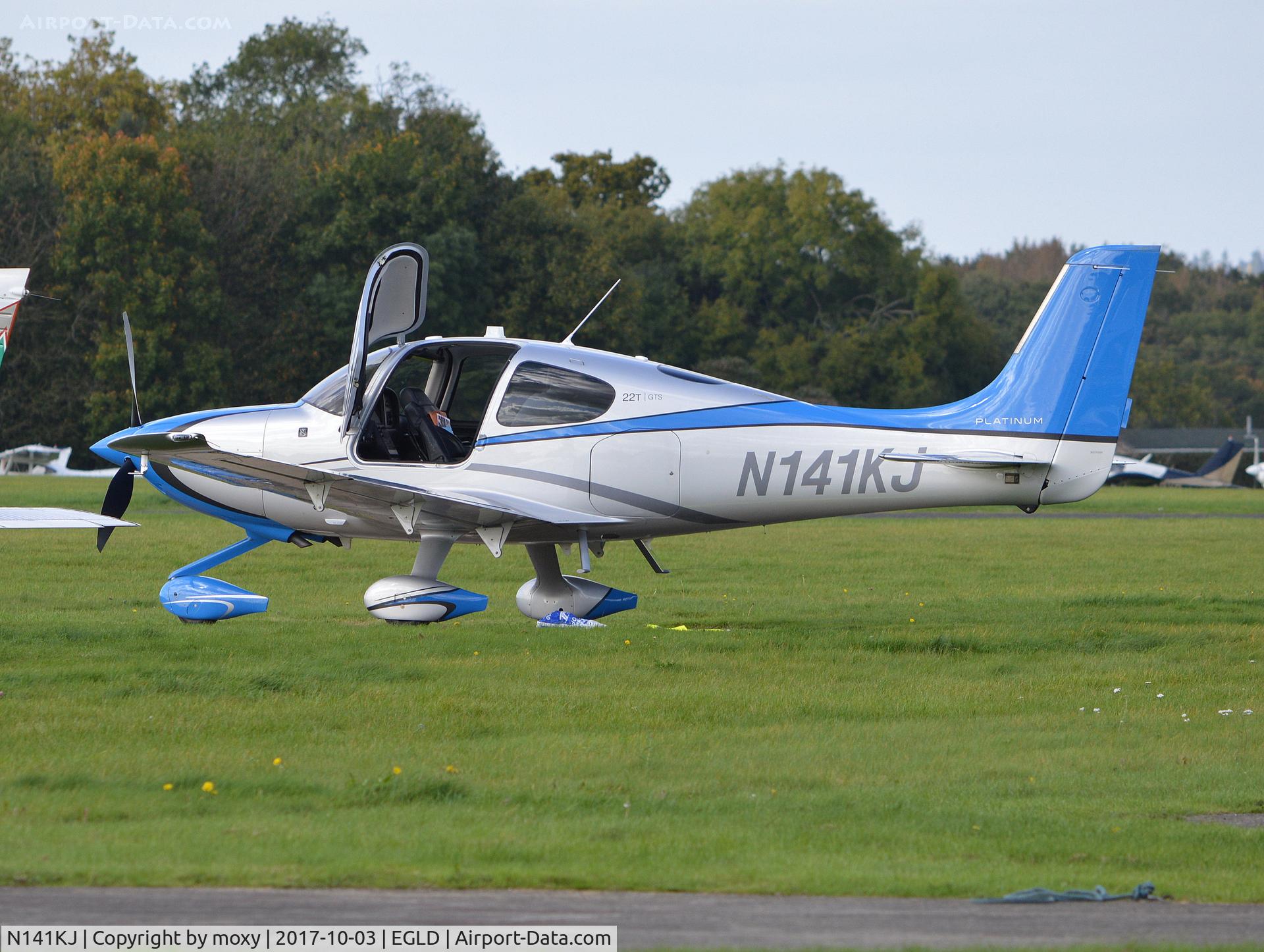 N141KJ, 2014 Cirrus SR22T C/N 0832, Cirrus SR22T at Denham.