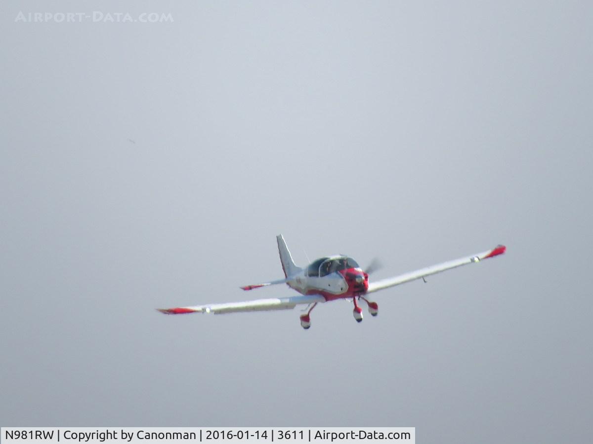 N981RW, 2014 The Airplane Factory Sling 4 C/N 057K, Landing