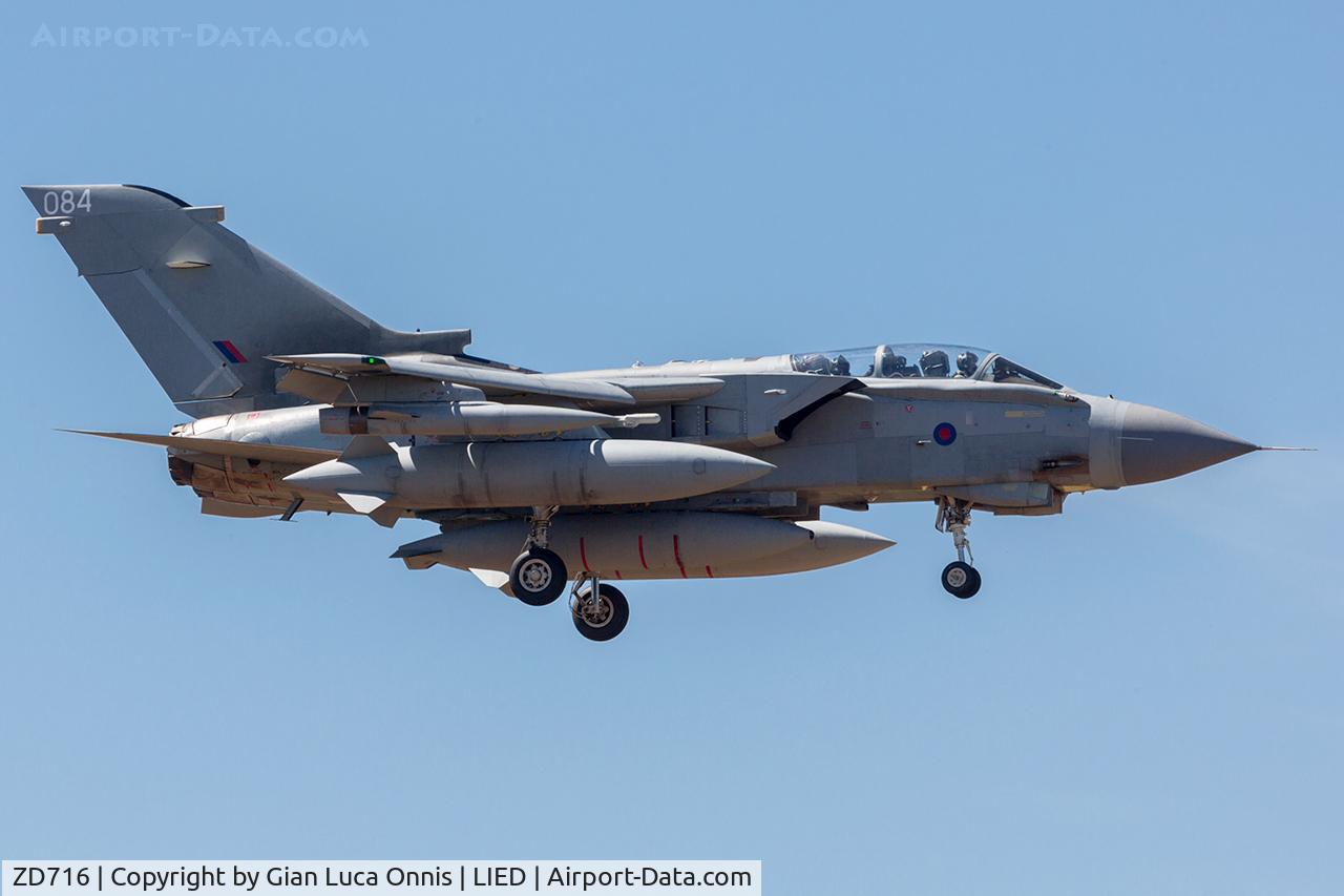 ZD716, 1984 Panavia Tornado GR.4 C/N 341/BS117/3157, LANDING 35L