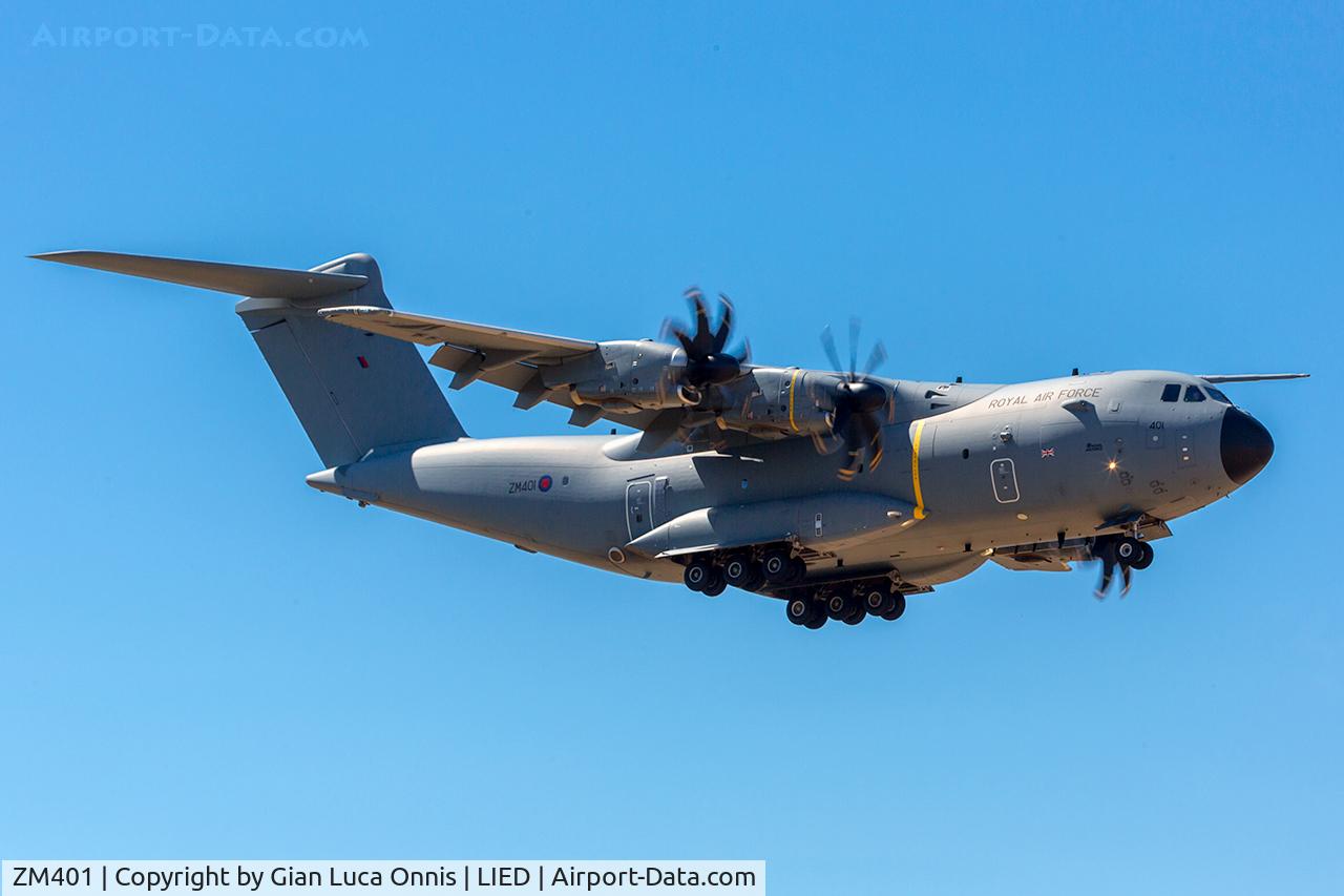 ZM401, 2014 Airbus A400M-180 Atlas C.1 C/N 016, LANDING 35R