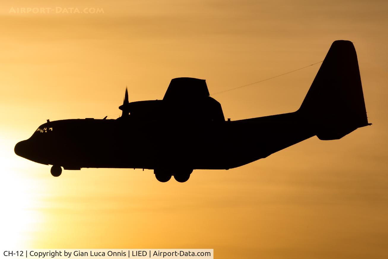 CH-12, 1971 Lockheed C-130H Hercules C/N 382-4483, LANDING 17L