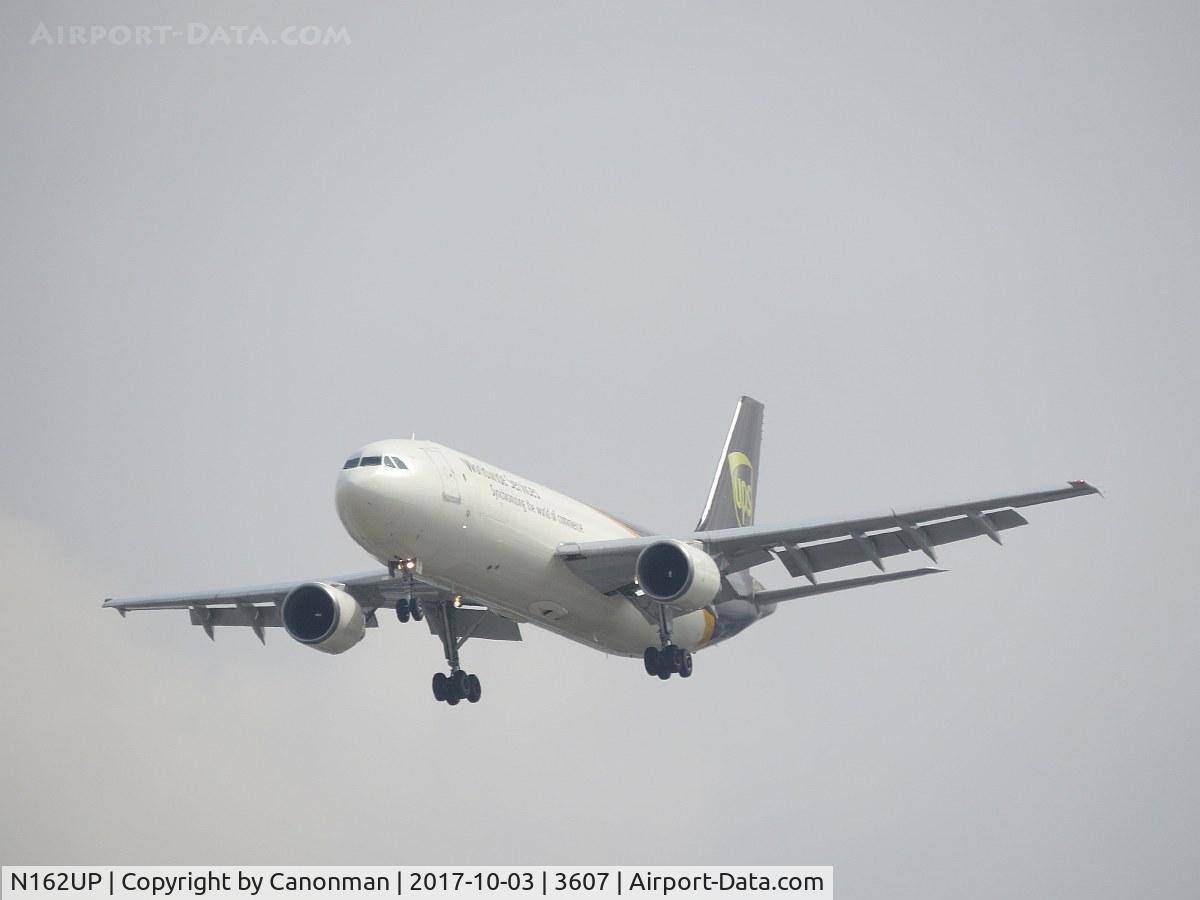N162UP, 2005 Airbus A300F4-622R C/N 0851, Landing