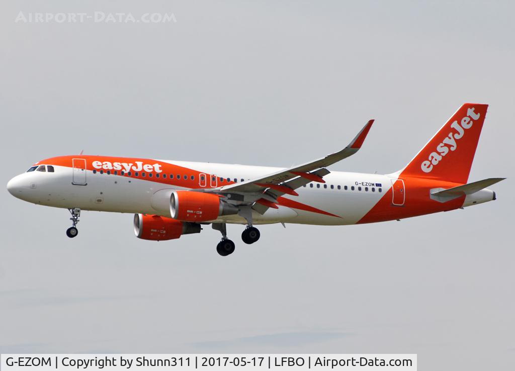 G-EZOM, 2015 Airbus A320-214 C/N 6587, Landing rwy 14R