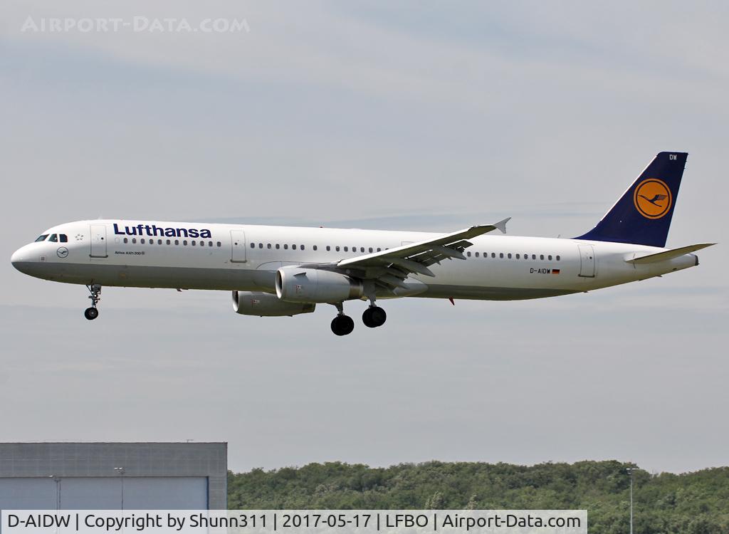 D-AIDW, 2014 Airbus A321-231 C/N 6415, Landing rwy 14L