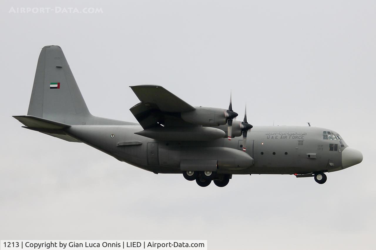 1213, 1981 Lockheed C-130H Hercules C/N 382-4879, LANDING 35R