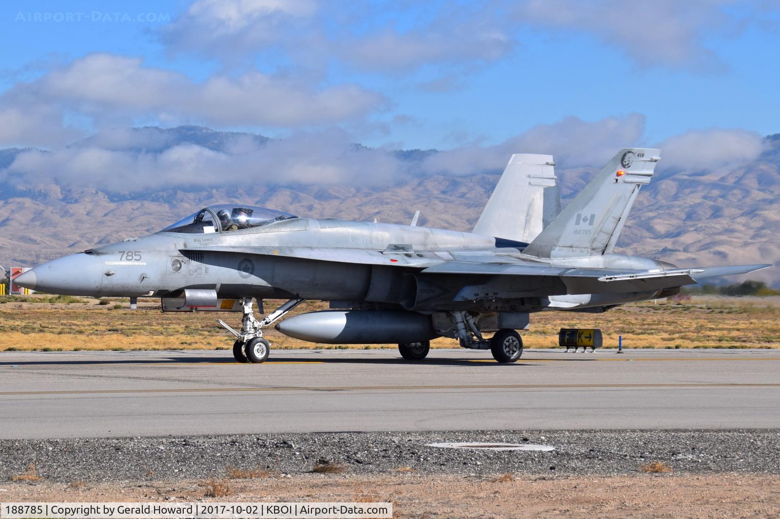 188785, 1987 McDonnell Douglas CF-188A Hornet C/N 581/A488, Taxiing to RWY 10R.