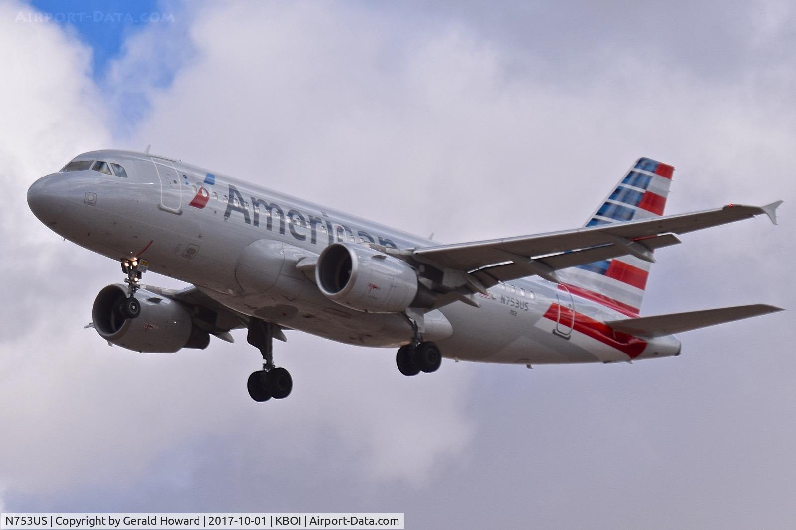 N753US, 2000 Airbus A319-112 C/N 1326, Approach to RWY 28L.