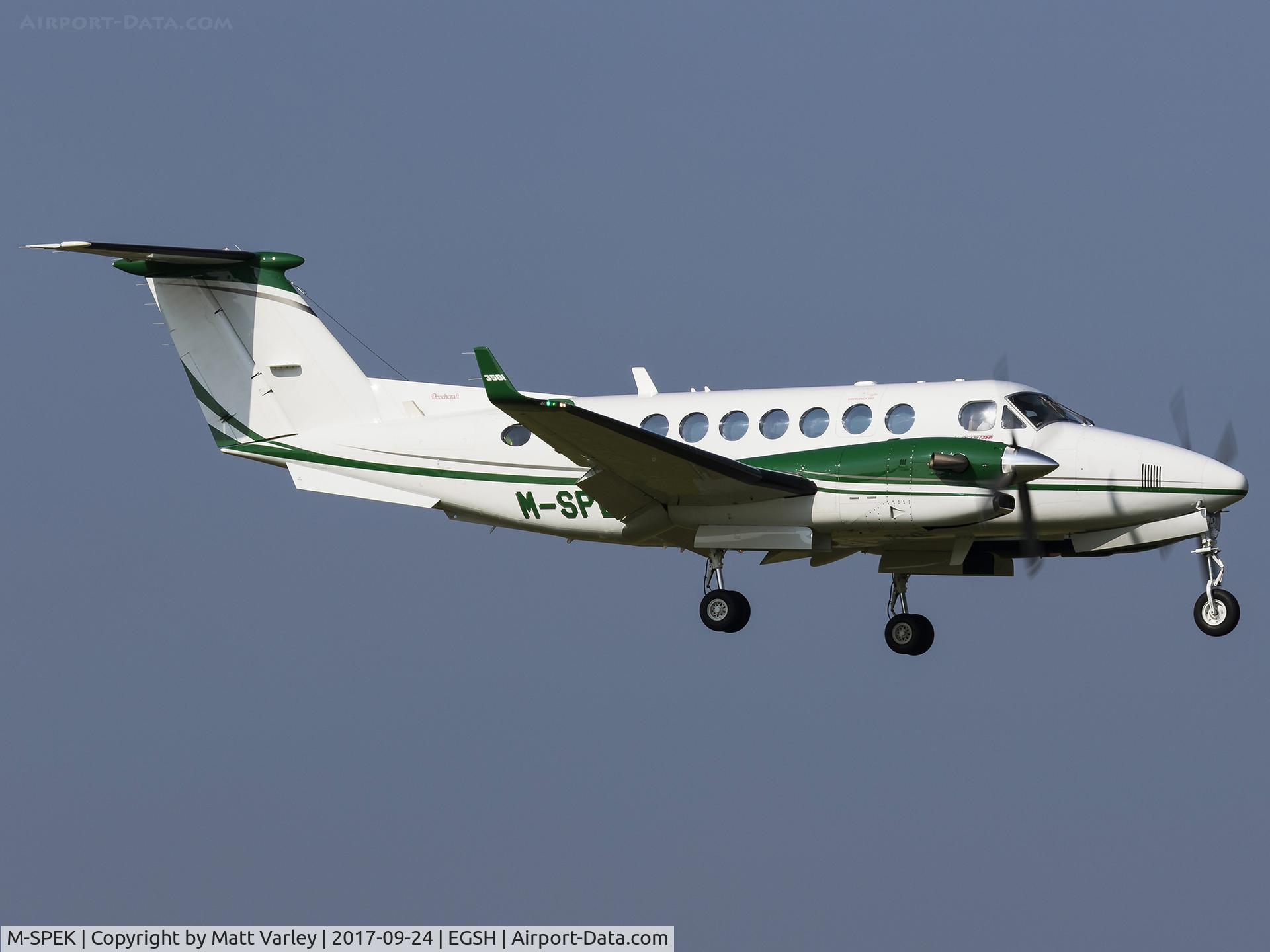 M-SPEK, 2013 Beech B300 (B350i) King Air King Air C/N FL-959, landing