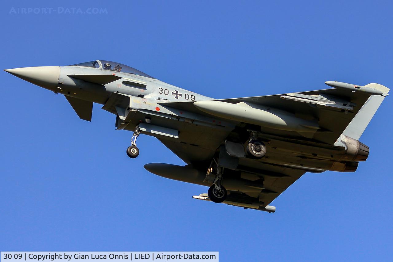 30 09, Eurofighter EF-2000 Typhoon S C/N GS004, LANDING