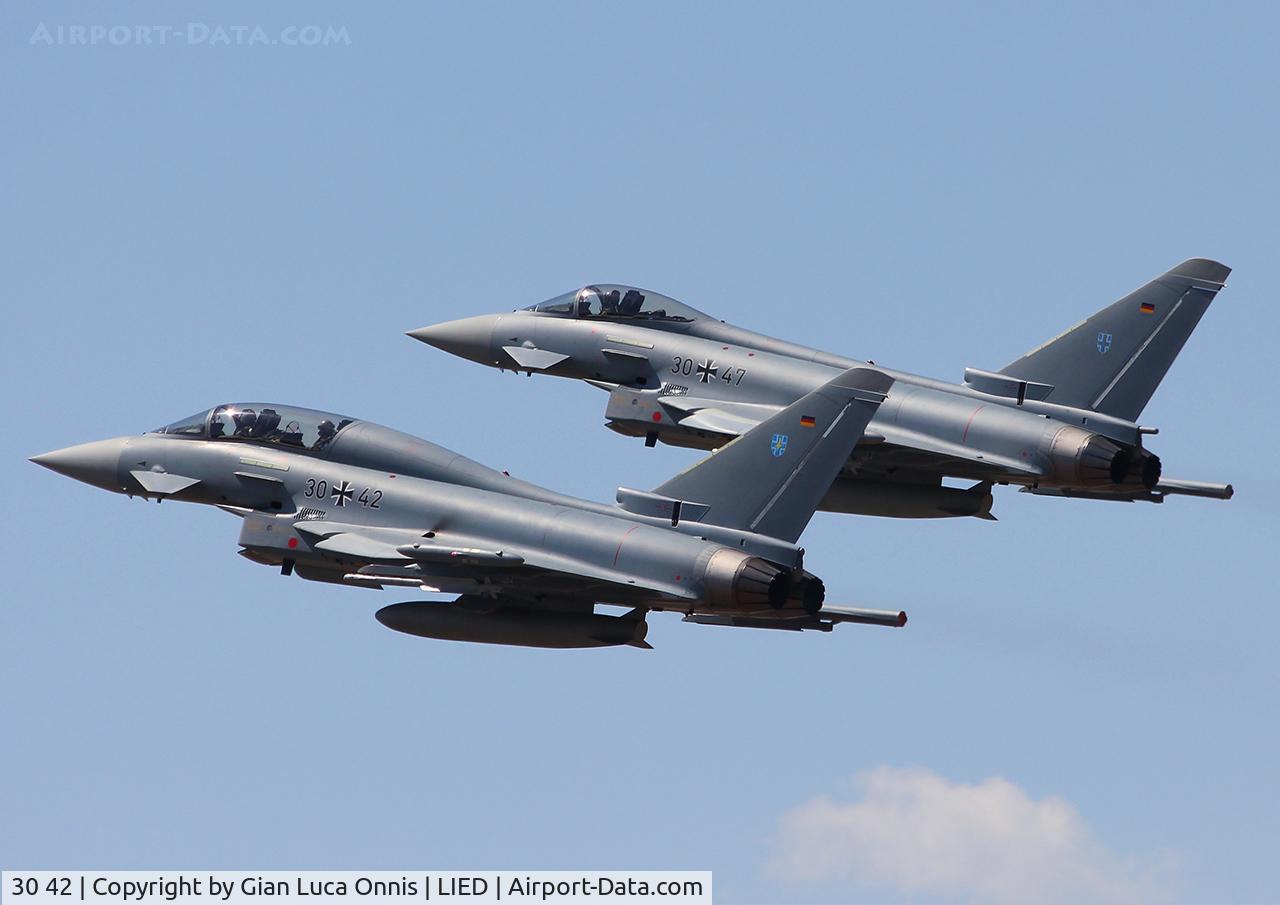 30 42, Eurofighter EF-2000 Typhoon T C/N GT015, TAKE OFF