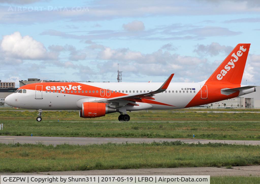 G-EZPW, 2017 Airbus A320-214 C/N 7549, Taxiing holding point rwy 32L for departure...