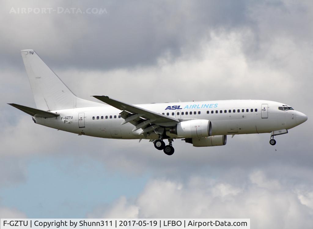 F-GZTU, 2004 Boeing 737-73V C/N 32427, Landing rwy 32L