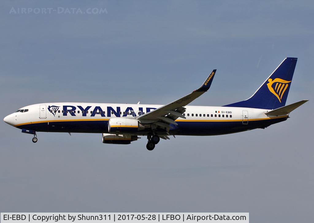 EI-EBD, 2009 Boeing 737-8AS C/N 37522, Landing rwy 14R