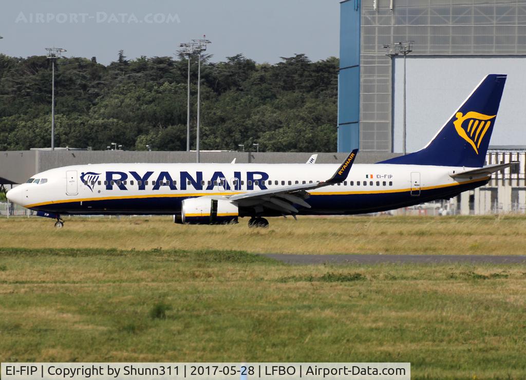 EI-FIP, 2015 Boeing 737-8AS C/N 61577, Landing rwy 14R