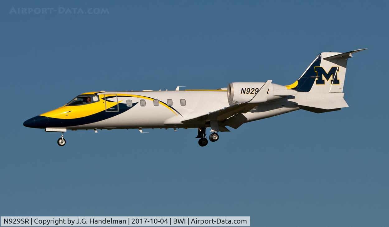 N929SR, 1998 Learjet Inc 60 C/N 144, To 33L.
