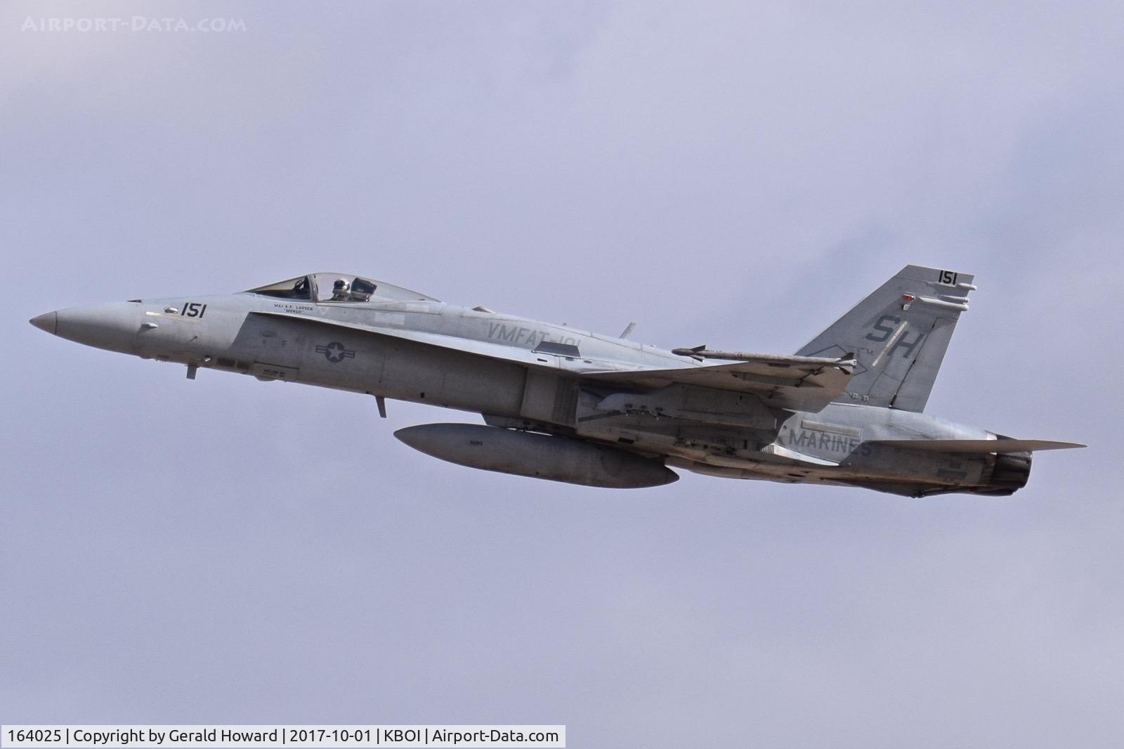 164025, 1990 McDonnell Douglas F/A-18C Hornet C/N 0909/C165, Departing RWY 28L.  VMFAT_101 