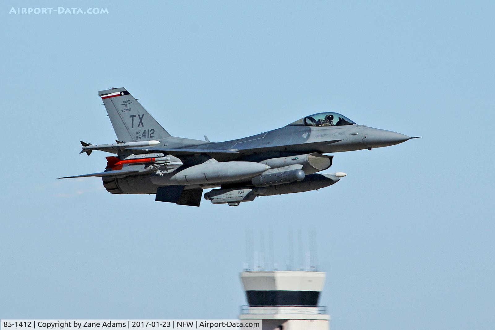 85-1412, 1985 General Dynamics F-16C Fighting Falcon C/N 5C-192, 301st FW F-16 departing NAS Fort Worth