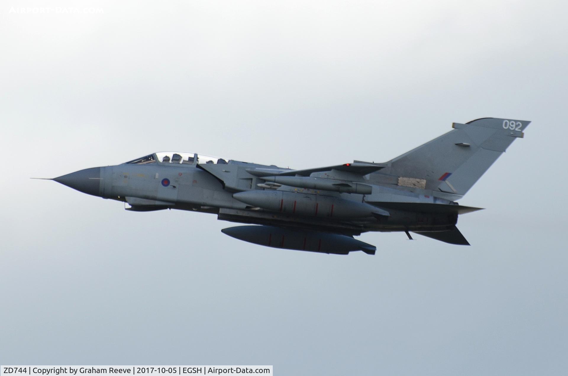 ZD744, 1984 Panavia Tornado GR.4 C/N 371/BS125/3171, Departing from Norwich.