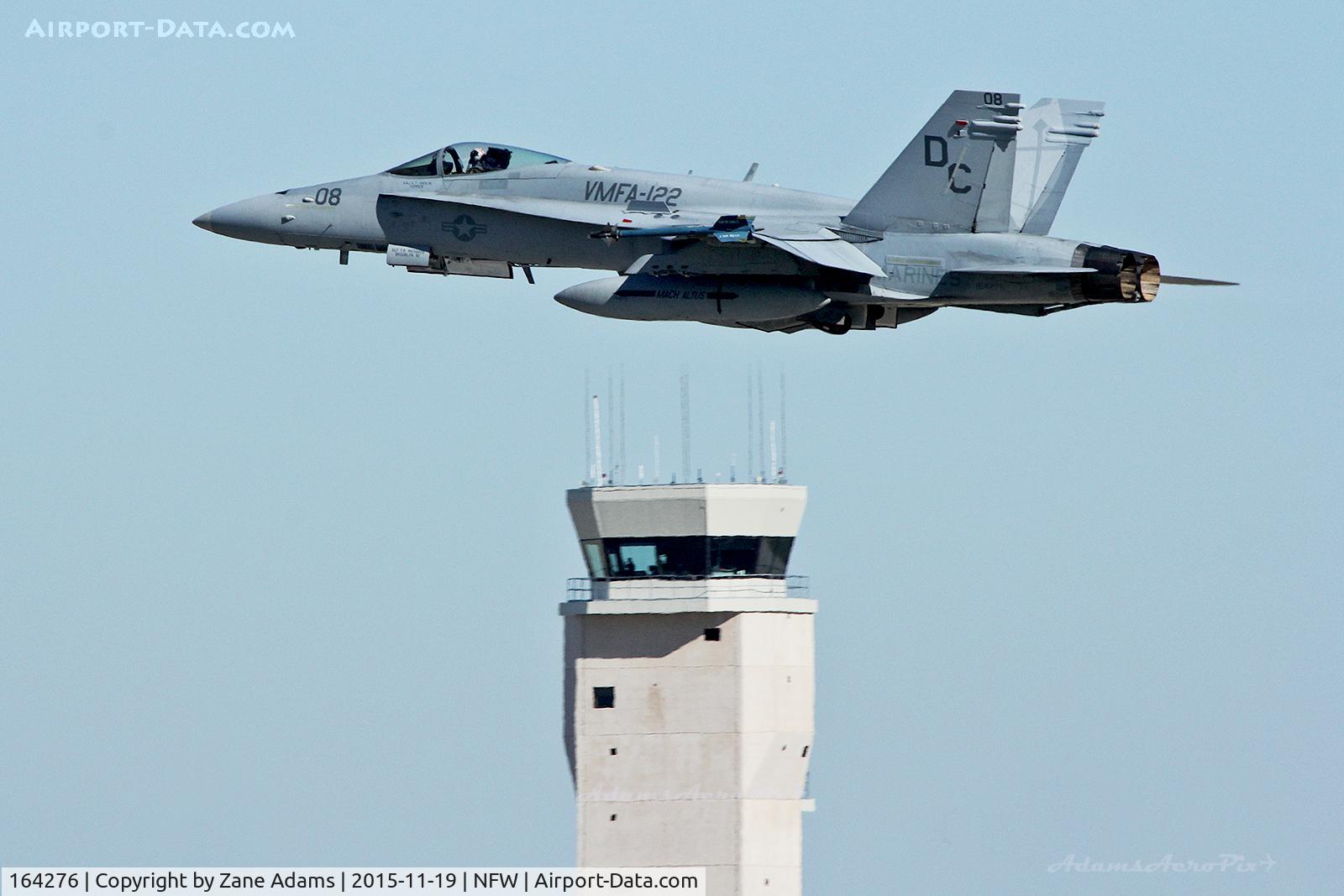 164276, McDonnell Douglas F/A-18C Hornet C/N 1039/C253, VMFA-122 F/A-18 departing NAS Fort Worth