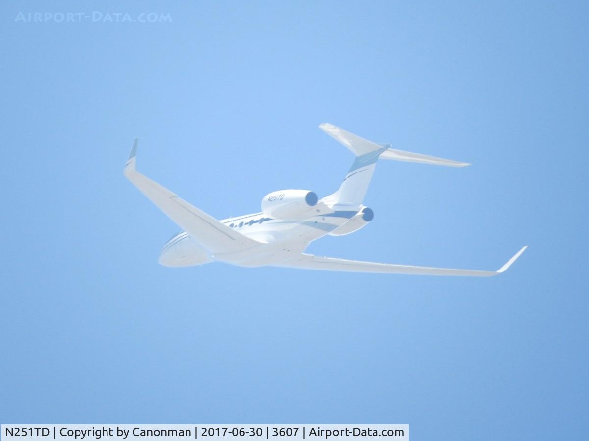 N251TD, 2014 Gulfstream Aerospace G650 (G-VI) C/N 6116, Taking off