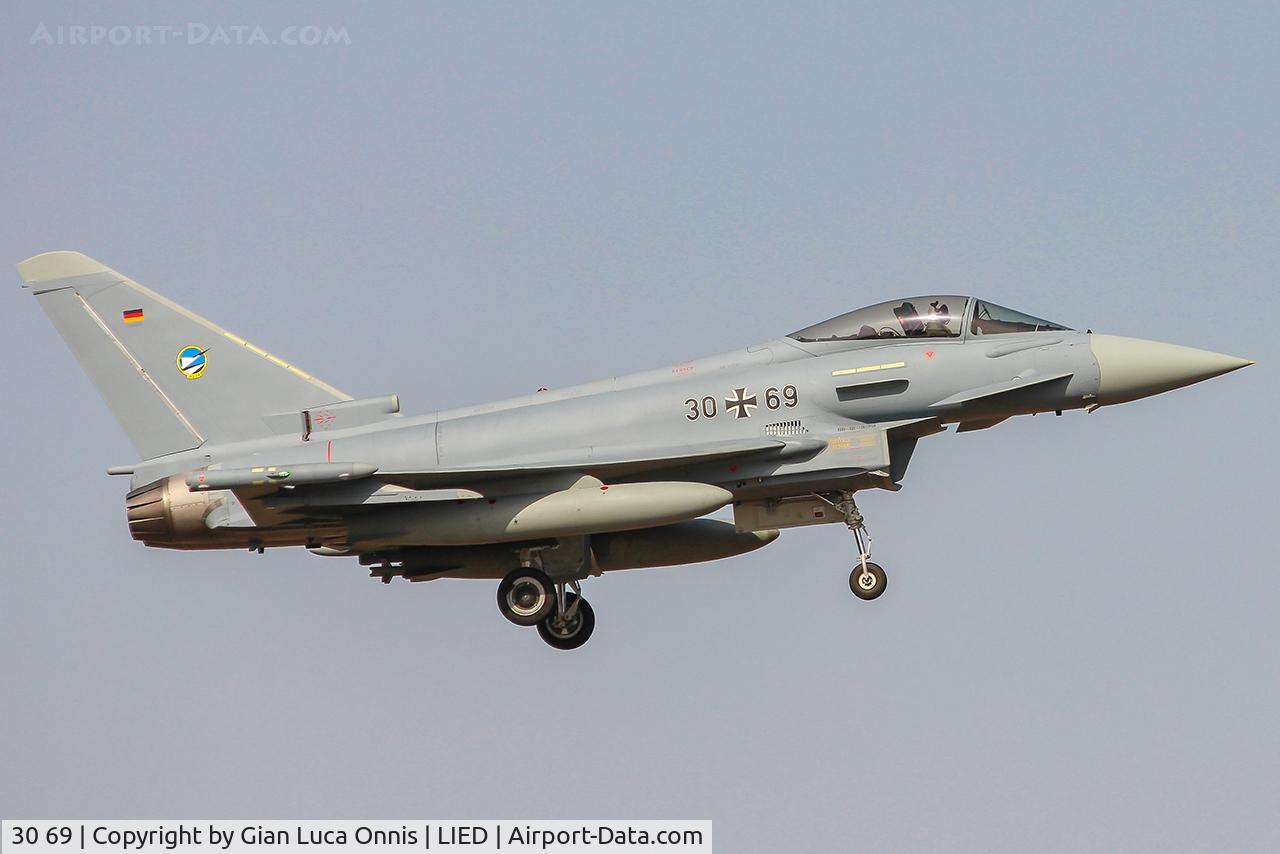 30 69, Eurofighter EF-2000 Typhoon S C/N GS051, LANDING