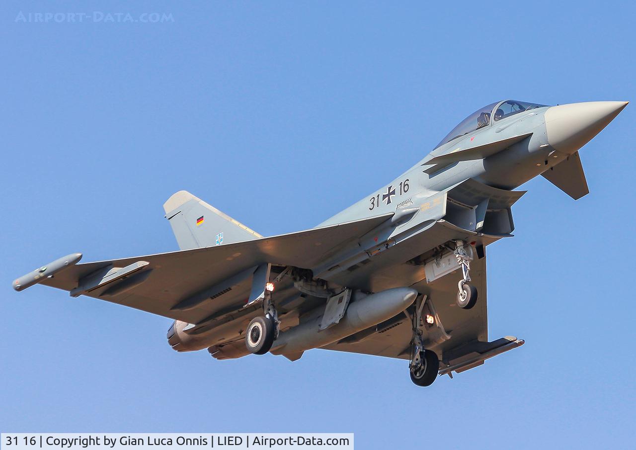 31 16, Eurofighter EF-2000 Typhoon S C/N AS009, LANDING