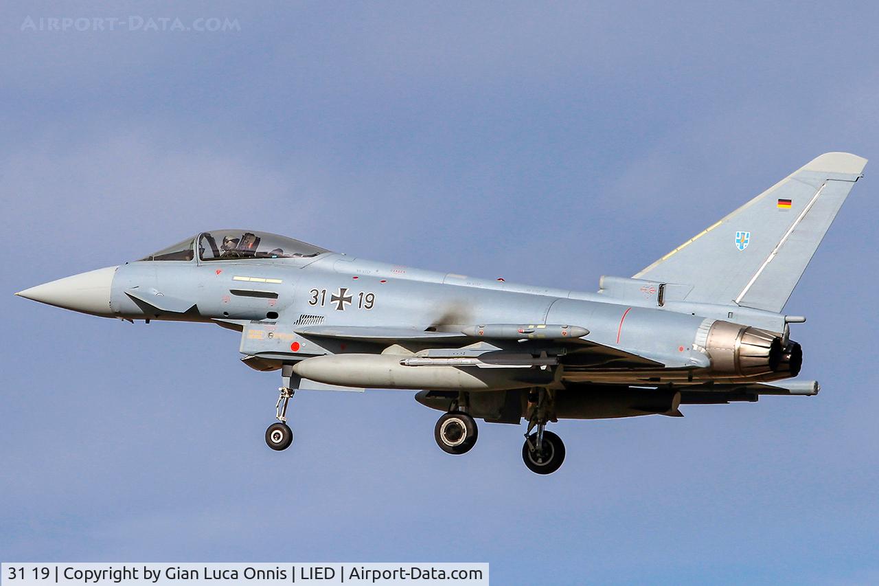 31 19, Eurofighter EF-2000 Typhoon S C/N AS012, LANDING