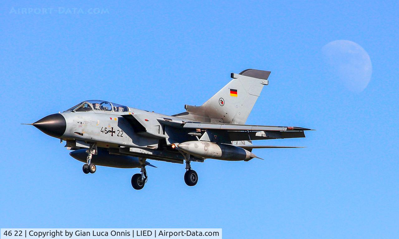 46 22, Panavia Tornado IDS C/N 807/GS255/4322, LANDING