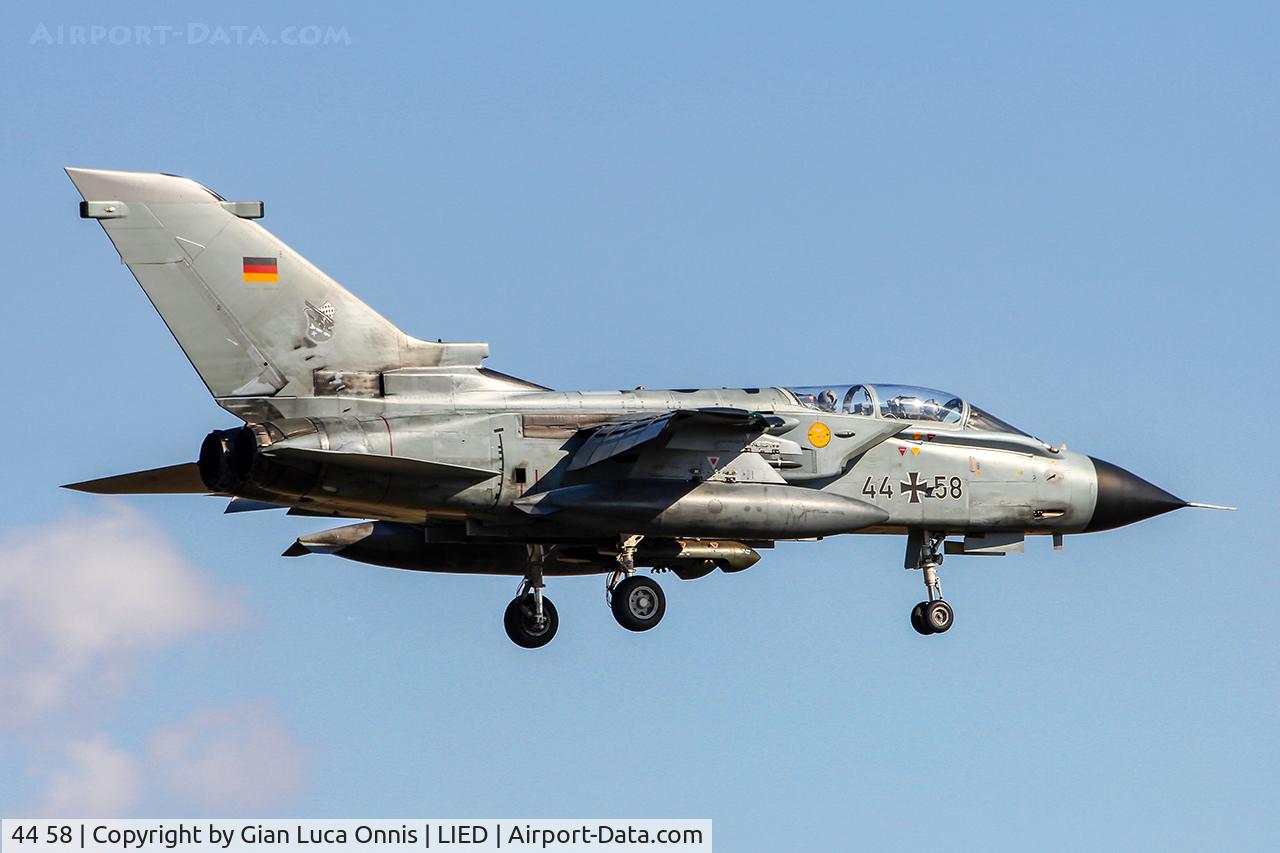 44 58, Panavia Tornado IDS C/N 401/GS115/4158, LANDING