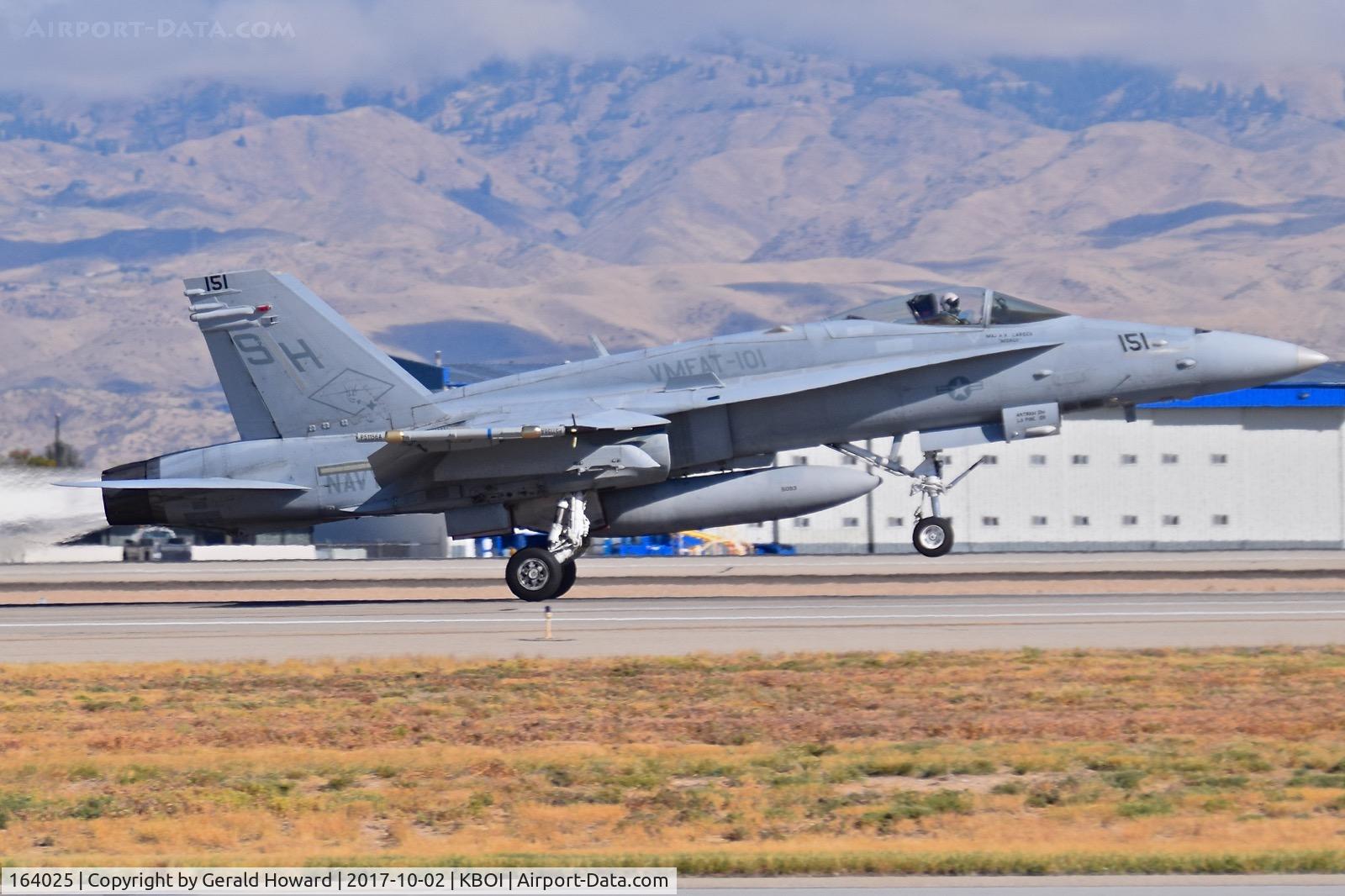 164025, 1990 McDonnell Douglas F/A-18C Hornet C/N 0909/C165, Take off from RWY 10R.  VMFAT-101 