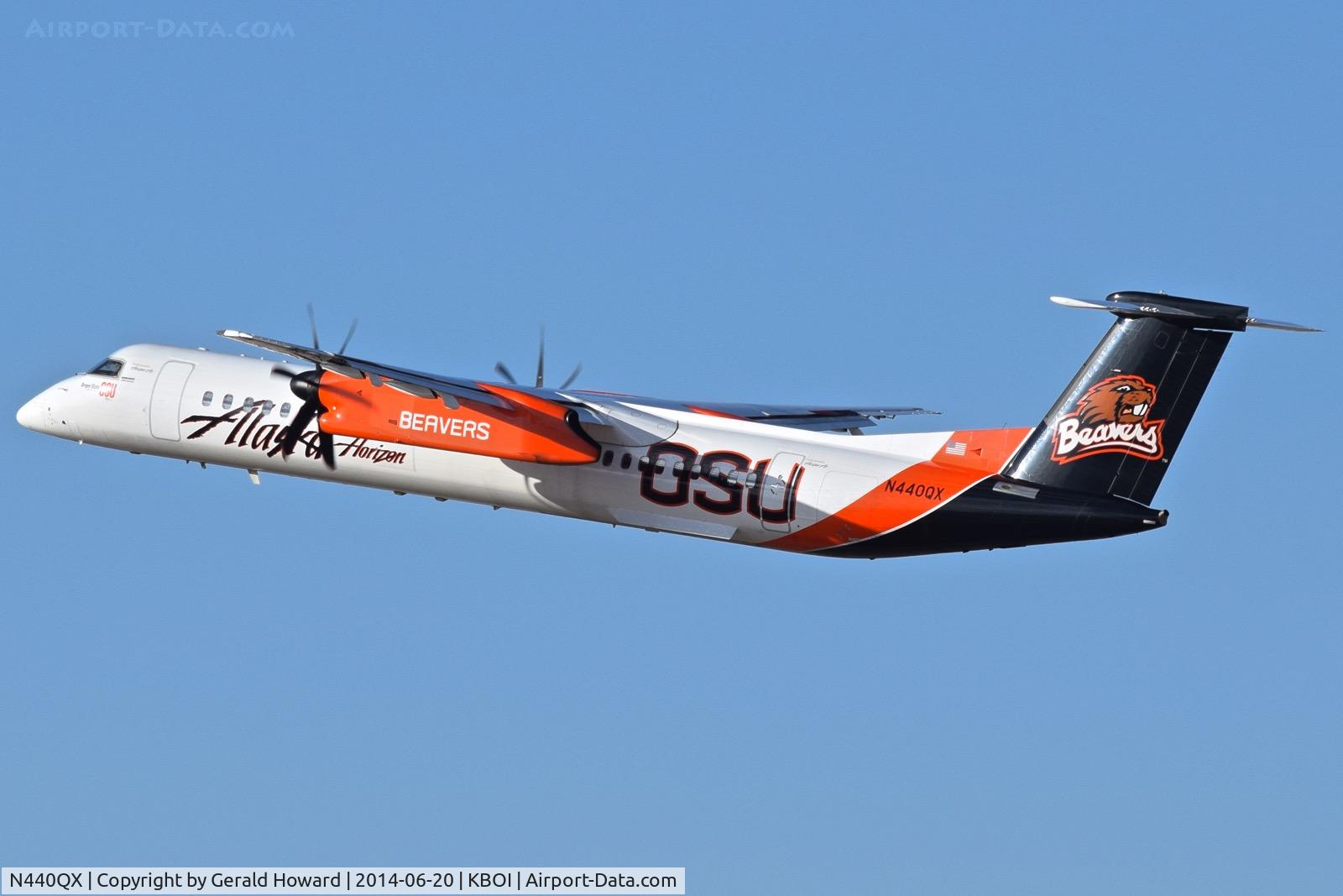 N440QX, 2010 Bombardier DHC-8-402 Dash 8 C/N 4347, Departing BOI. Note the 