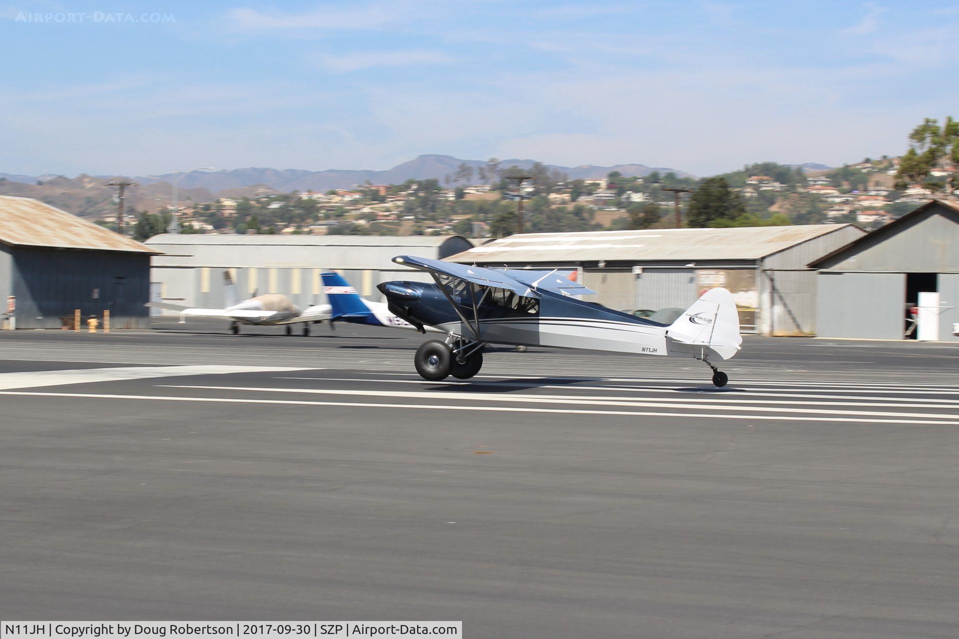 N11JH, 2016 Cub Crafters CC11-160 Carbon Cub SS C/N CC11-00415, 2016 CubCrafters CC11-160 CARBON CUB SS, Titan 340CC 160 Hp, short takeoff liftoff Rwy 22 on tundra tires which also cushion those plop-down short landings