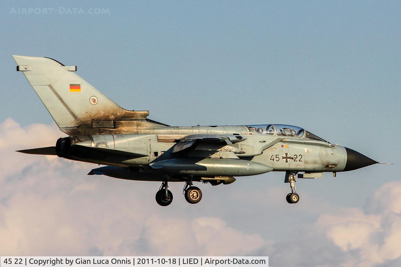 45 22, Panavia Tornado IDS C/N 558/GS170/4222, LANDING