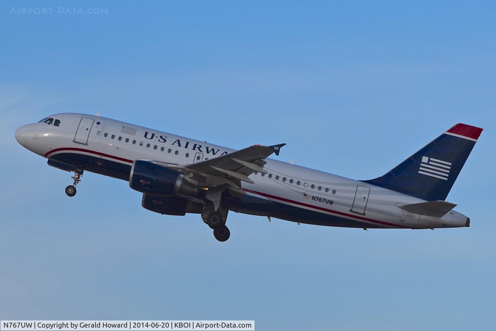N767UW, 2000 Airbus A319-112 C/N 1382, Departing RWY 10L.