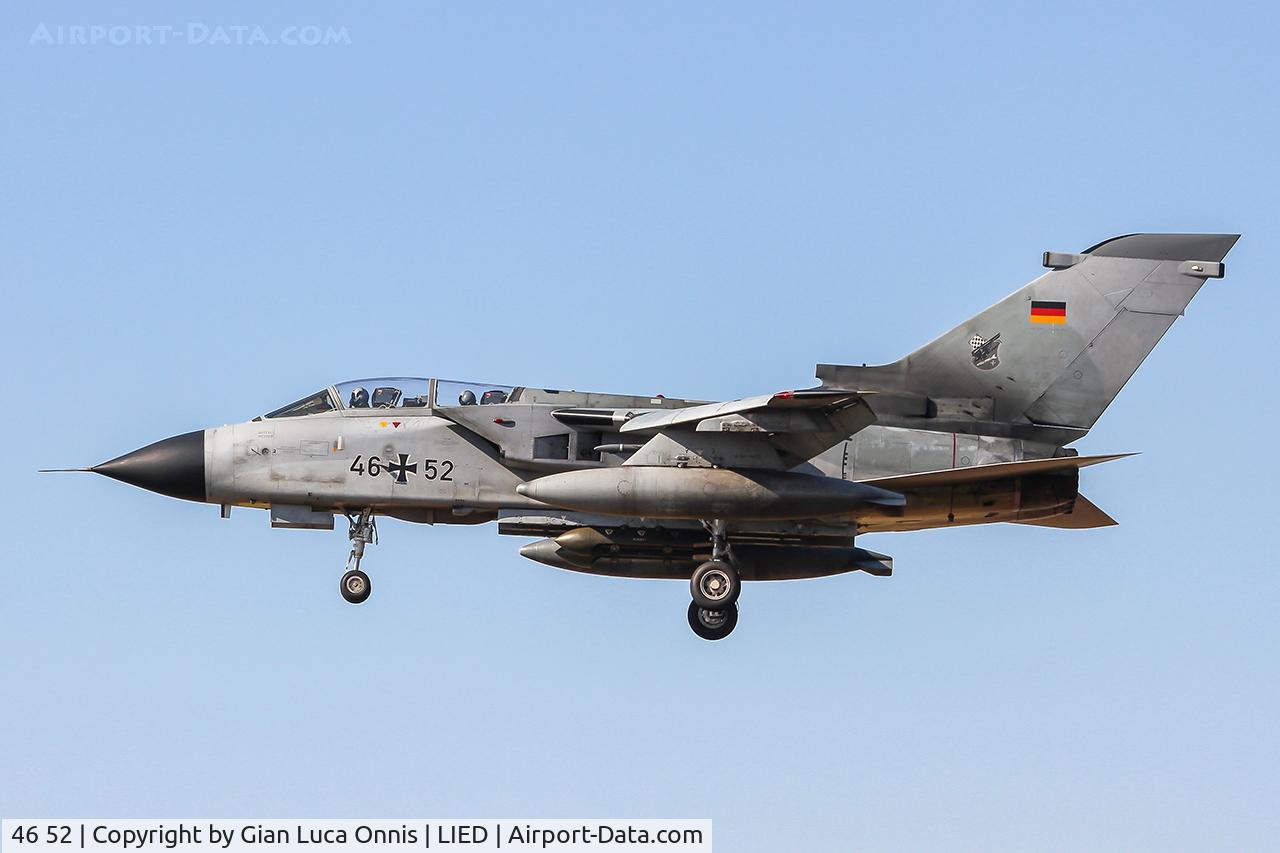 46 52, Panavia Tornado ECR C/N 894/GS285/4352, LANDING