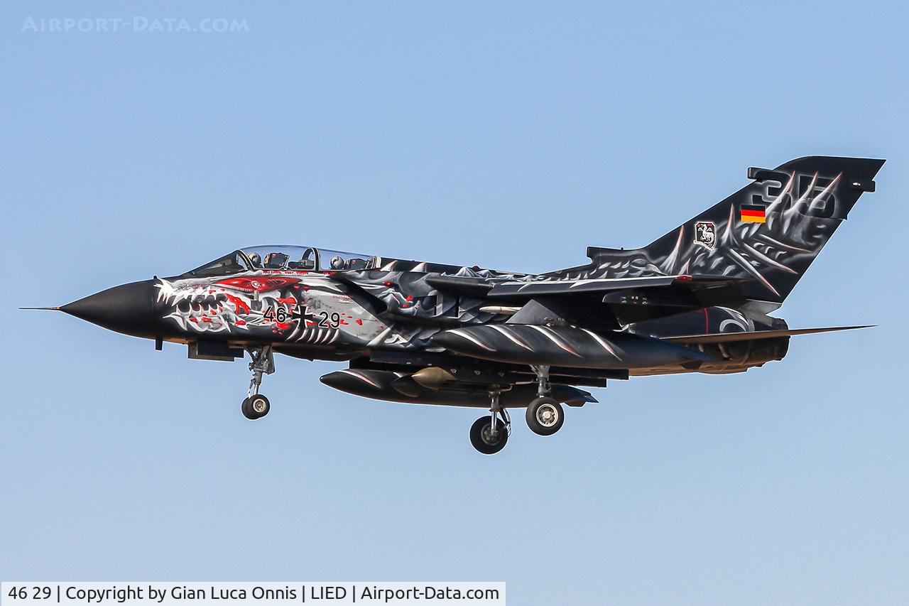 46 29, Panavia Tornado ECR C/N 833/GS262/4329, LANDING