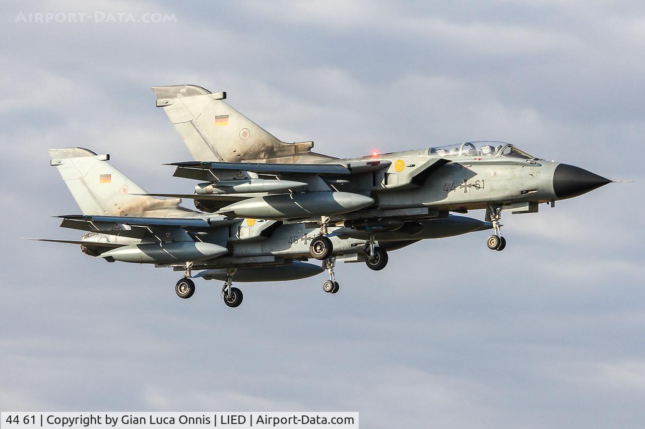 44 61, Panavia Tornado IDS C/N 407/GS118/4161, LANDING