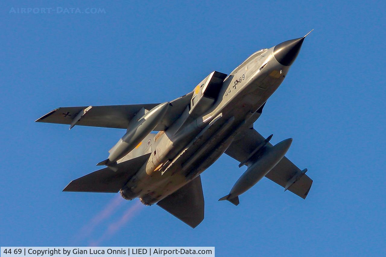 44 69, Panavia Tornado IDS C/N 427/GS126/4169, TAKEOFF