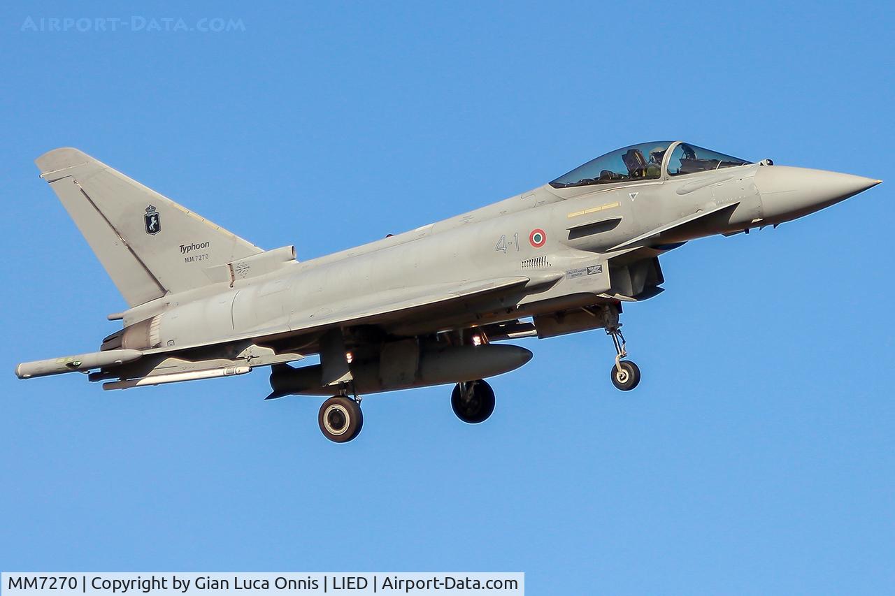 MM7270, Eurofighter EF-2000 Typhoon S C/N IS002, LANDING