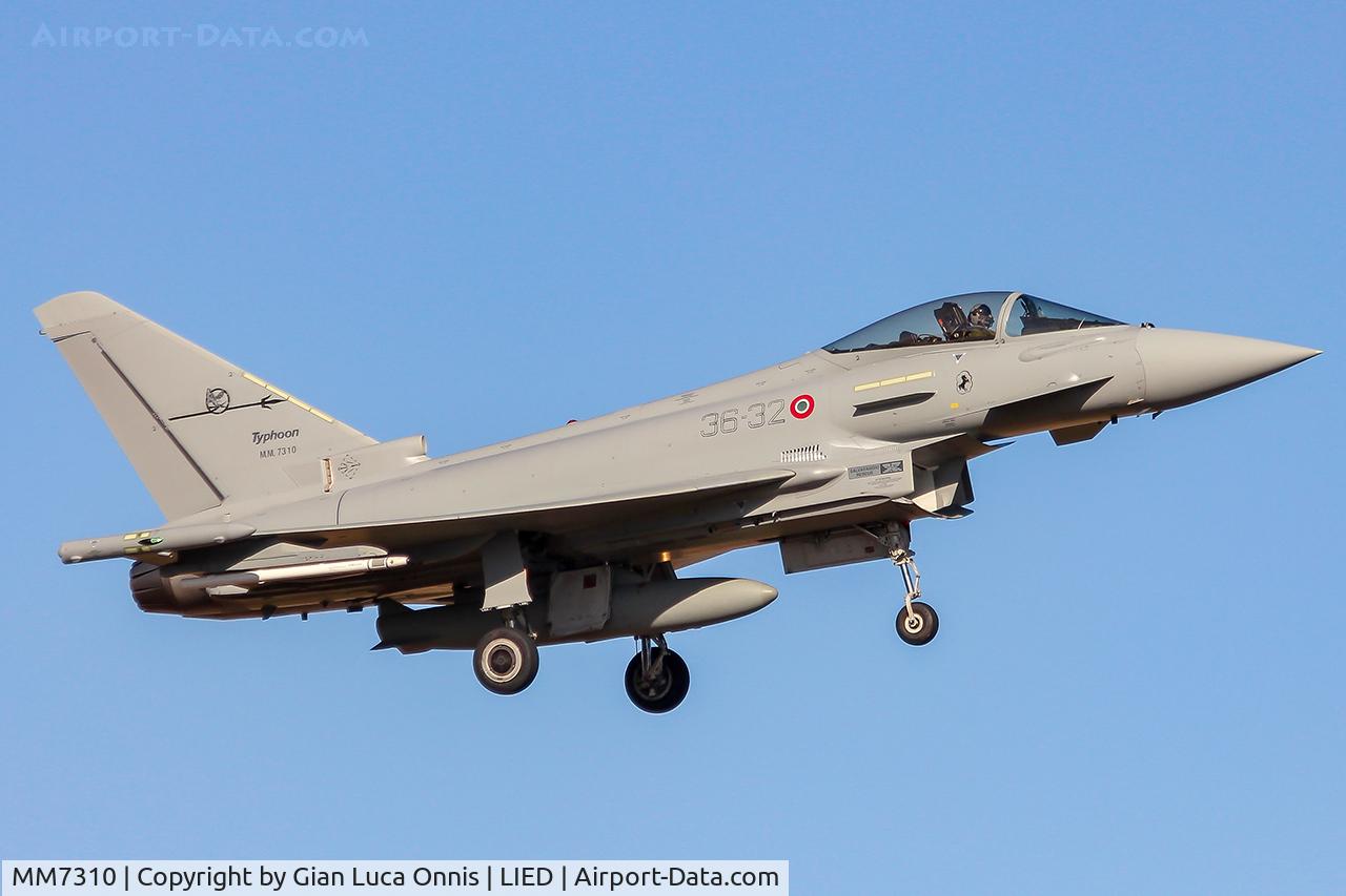 MM7310, Eurofighter EF-2000 Typhoon S C/N IS042, LANDING